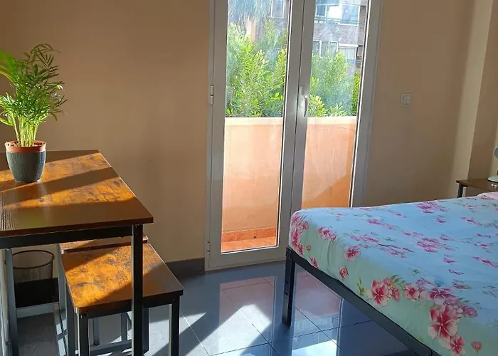 Habitaciones Centricas En Una Casa Valenciana